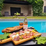 Lyon Faubourg - Priest Bed and breakfast