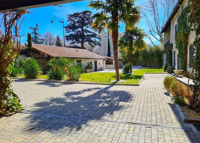 Lyon Faubourg - Priest Bed and Breakfast