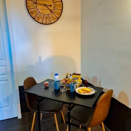 Lyon Faubourg - Priest Bed & Breakfast