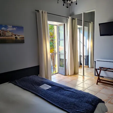 Lyon Faubourg - Priest Bed & Breakfast